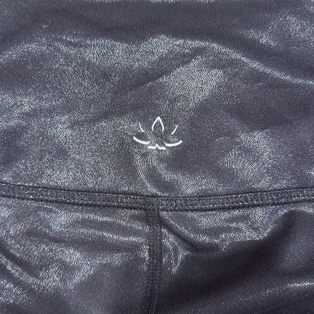 EUC Beyond Yoga Heather Rib Black Shine High Waisted Midi Legging Size XS - Picture 7 of 9